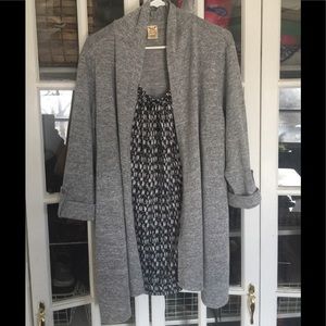 Gray sweater Connected to black gray Shirt